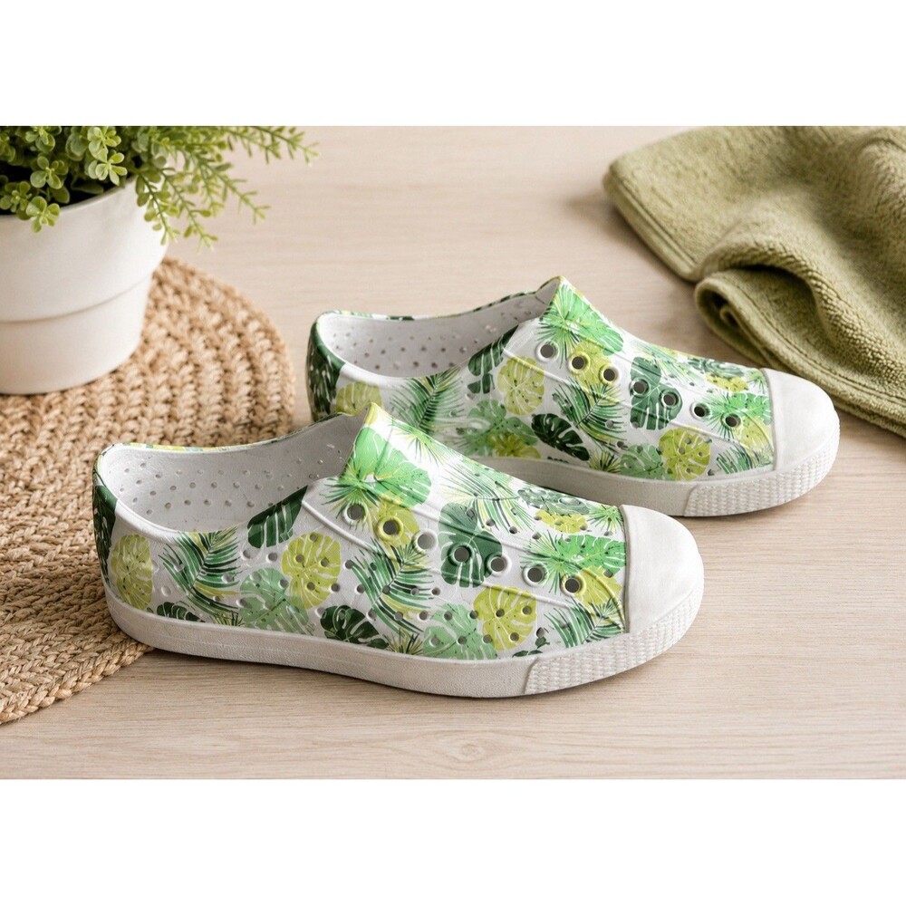 Native Green Palm Leaves Slip On Vented Shoes Men’s Size 4 Women’s Size 6